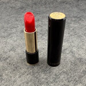 Lancôme L'ABSOLU ROUGE CREAM LIPSTICK
132 Caprice Comfort & Cream Finish